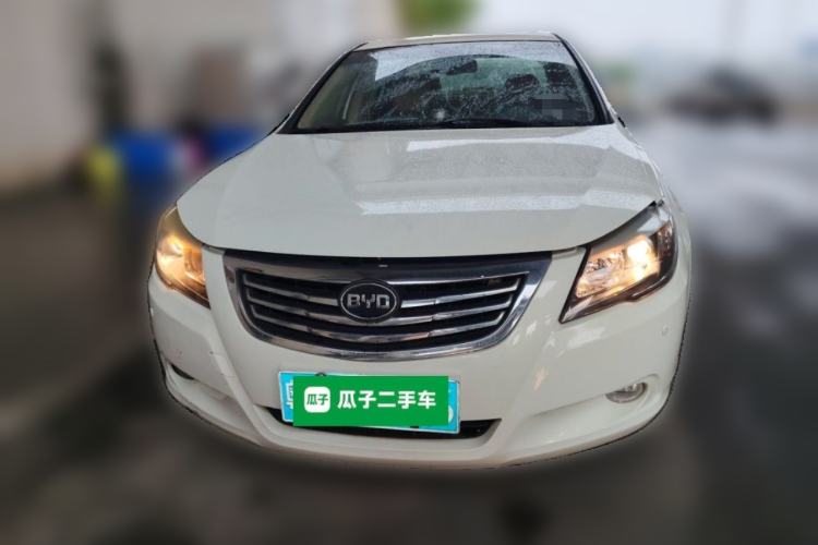 Used BYD G6 2013 2.0L Manual Luxury Version Front
