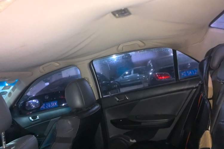 Used BYD G6 2013 2.0L Manual Luxury Version Headliner