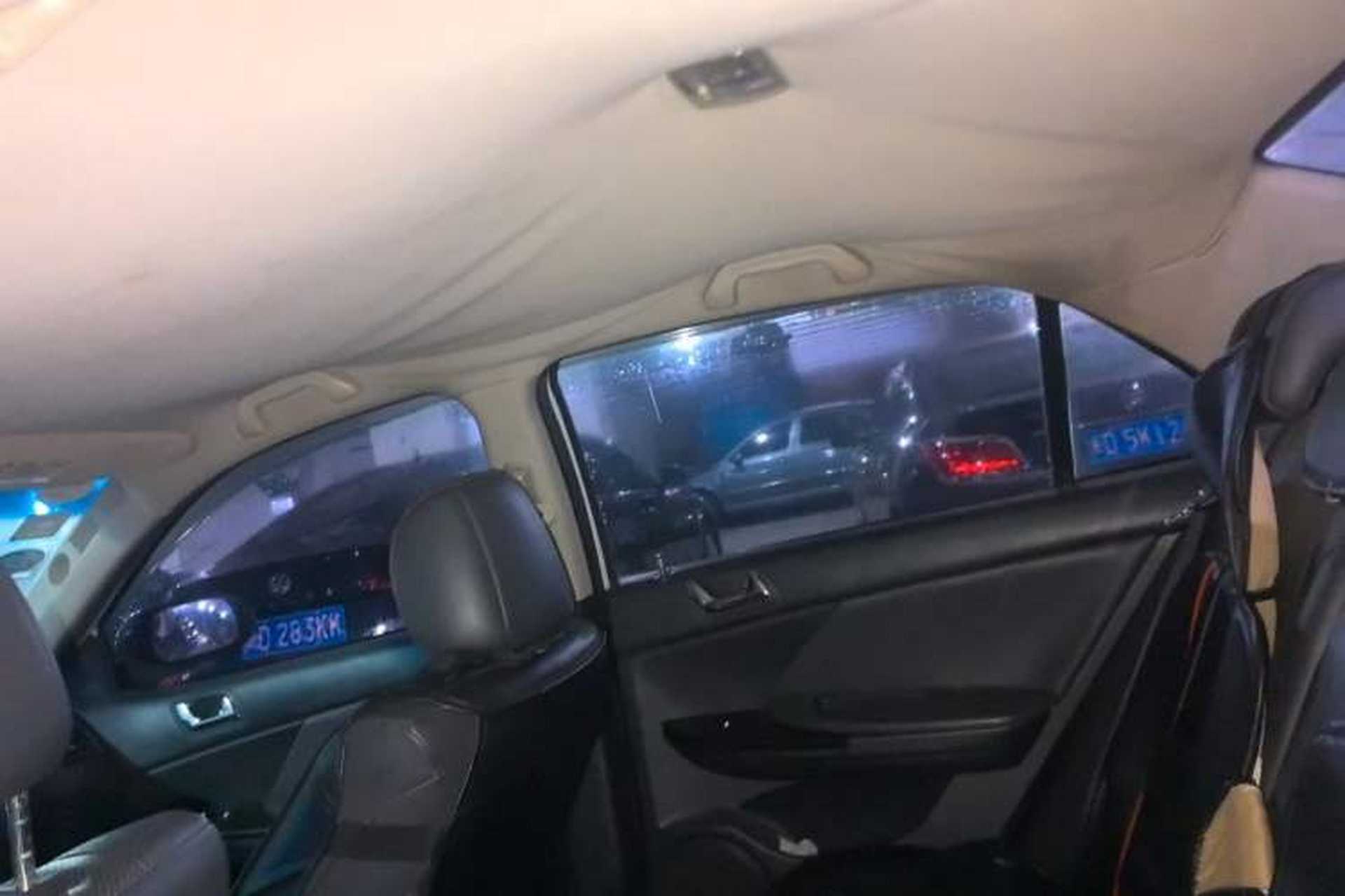 Used BYD G6 2013 2.0L Manual Luxury Version Headliner