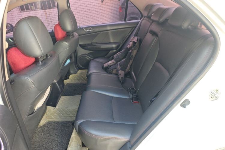 Used BYD G6 2013 2.0L Manual Luxury Version Left Rear Seat