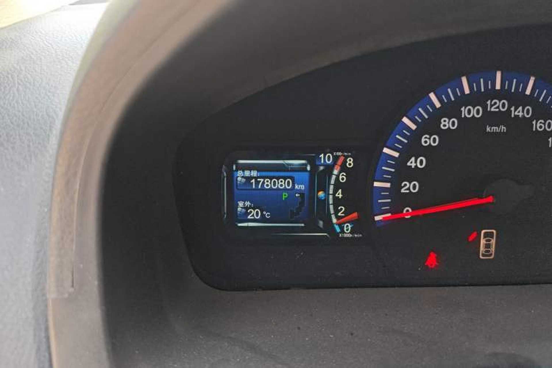 Used BYD G6 2013 1.5TID Automatic Luxury Model Odometer Close Up