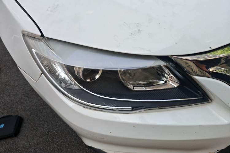 Used BYD G6 2013 2.0L Manual Luxury Version Right Front Headlight