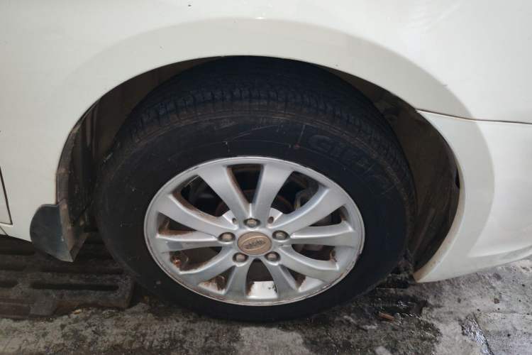 Used BYD G6 2013 2.0L Manual Luxury Version Right Front Wheel Hub