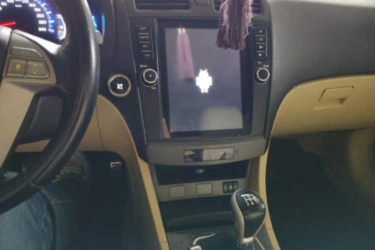 Used BYD G6 2013 2.0L Manual Luxury Version Audio And AC Panel