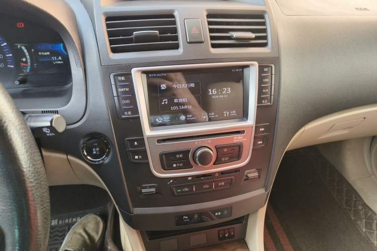 Used BYD G6 2013 1.5TI Manual Luxury Model Audio And AC Panel