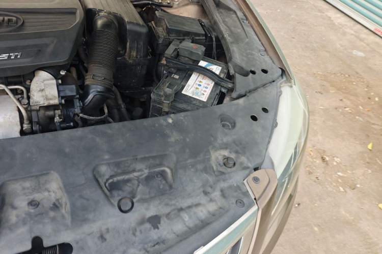 Used BYD G6 2013 1.5TI Manual Luxury Model Engine Bay Left