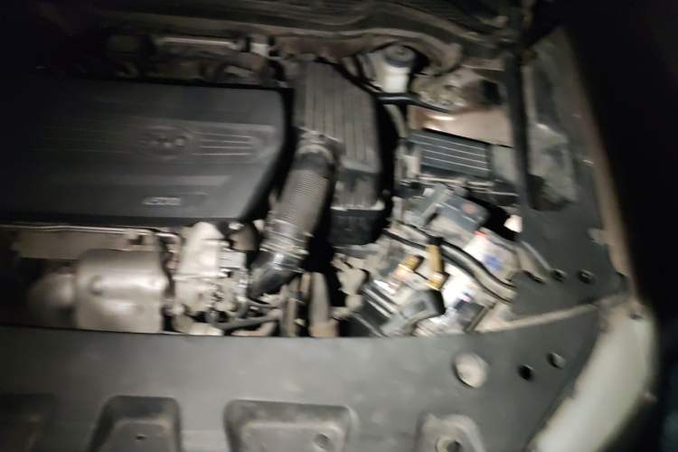 Used BYD G6 2013 1.5TI Manual Luxury Model Engine Bay Left