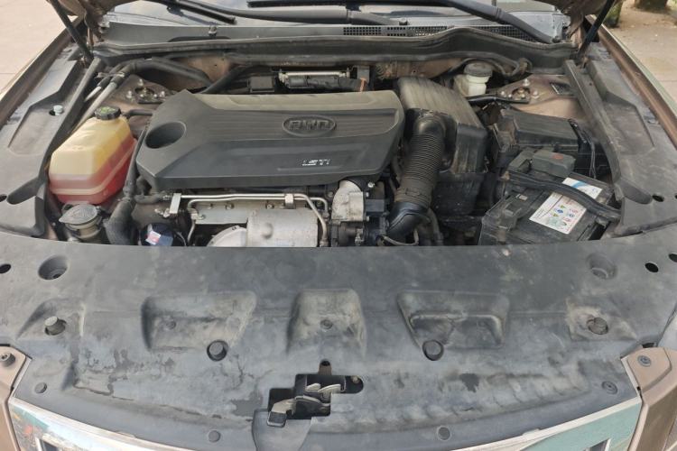 Used BYD G6 2013 1.5TI Manual Luxury Model Engine Bay