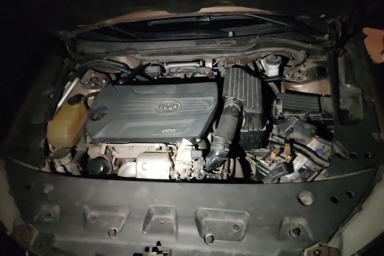 Used BYD G6 2013 1.5TI Manual Luxury Model Engine Bay