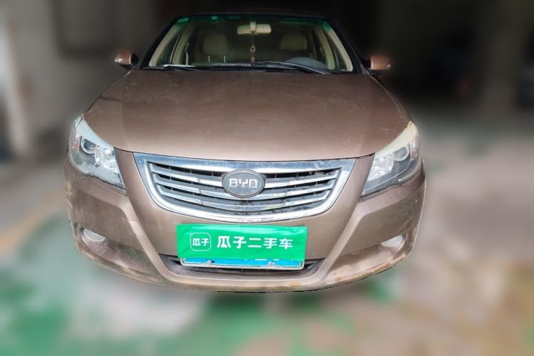 Used BYD G6 2013 2.0L Manual Luxury Version Front