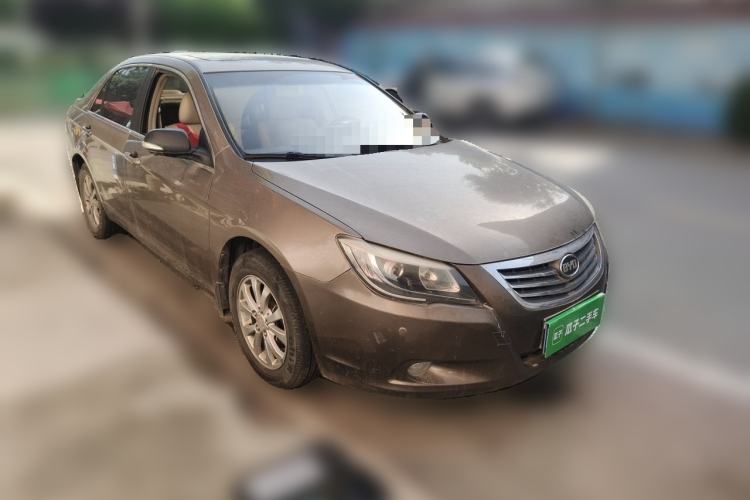 Used BYD G6 2013 1.5TI Manual Luxury Model Front Right 45 Deg