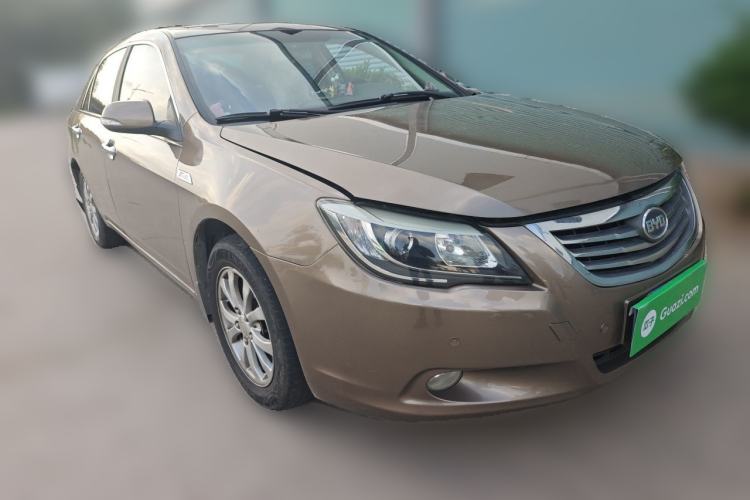 Used BYD G6 2013 1.5TI Manual Luxury Model Front Right 45 Deg