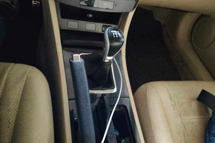 Used BYD G6 2013 2.0L Manual Luxury Version Gear Lever