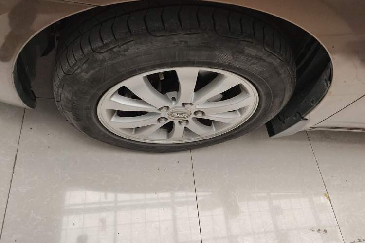 Used BYD G6 2013 1.5TI Manual Luxury Model Left Front Wheel Hub
