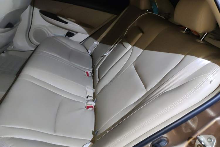Used BYD G6 2013 1.5TI Manual Luxury Model Left Rear Seat