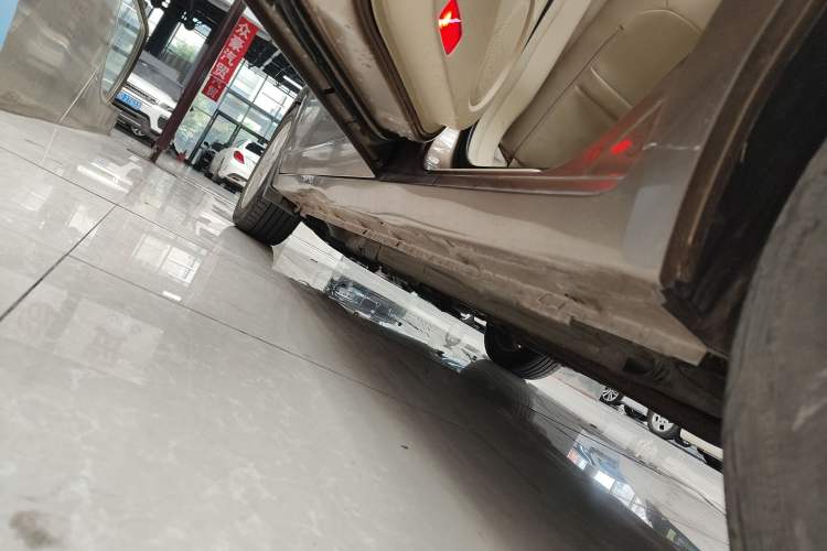 Used BYD G6 2013 1.5TI Manual Luxury Model Left Side Sill