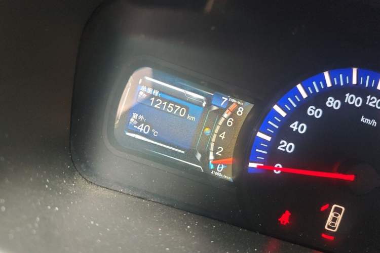 Used BYD G6 2013 1.5TI Manual Luxury Model Odometer Close Up