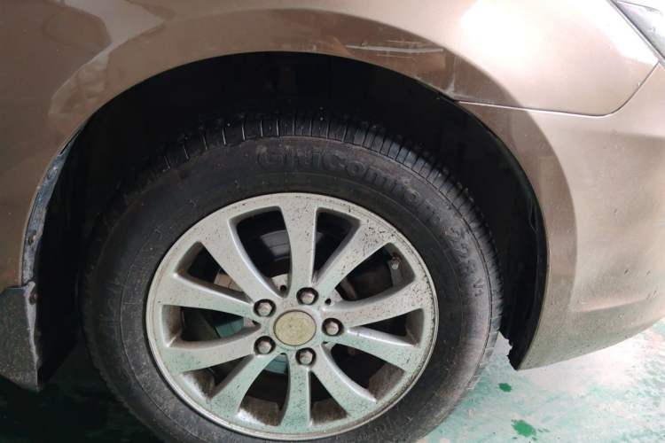 Used BYD G6 2013 2.0L Manual Luxury Version Right Front Wheel Hub