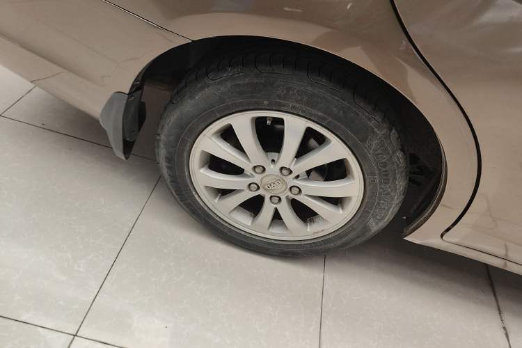Used BYD G6 2013 1.5TI Manual Luxury Model Right Rear Wheel Hub