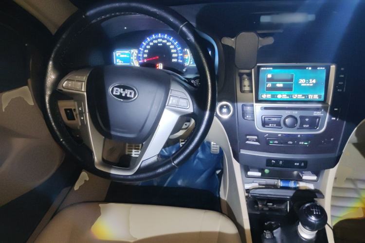 Used BYD G6 2013 1.5TI Manual Luxury Model Steering Wheel