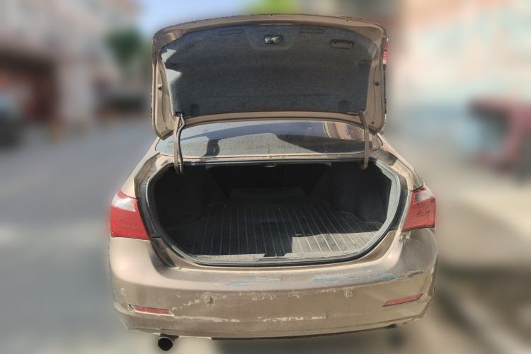 Used BYD G6 2013 1.5TI Manual Luxury Model Trunk