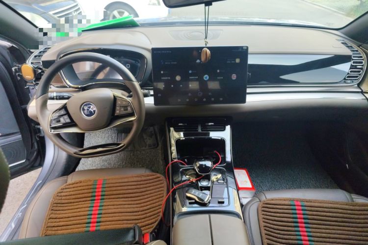 Used BYD Han 2020 DM Four-Wheel Drive Performance Edition Luxury Model Center Console