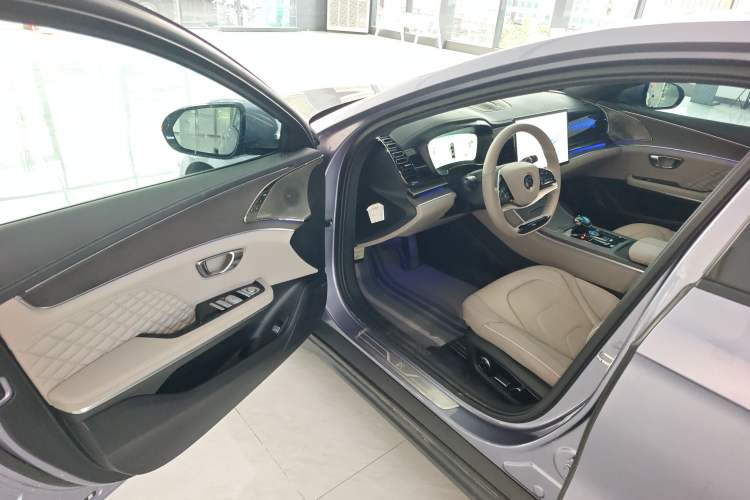 Used BYD Han 2024 EV Glory Edition 610 km All-Wheel Drive "Tian Shen Zhi Jia" Intelligent Driving Model Driver Seat