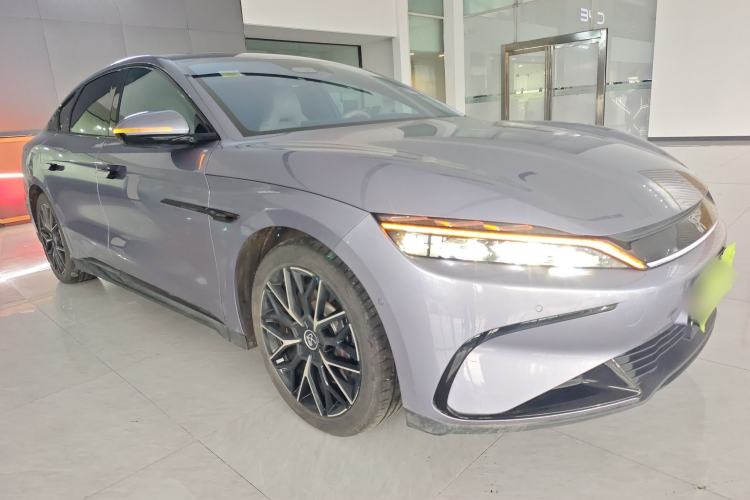 Used BYD Han 2024 EV Glory Edition 610 km All-Wheel Drive "Tian Shen Zhi Jia" Intelligent Driving Model Front Right 45 Deg