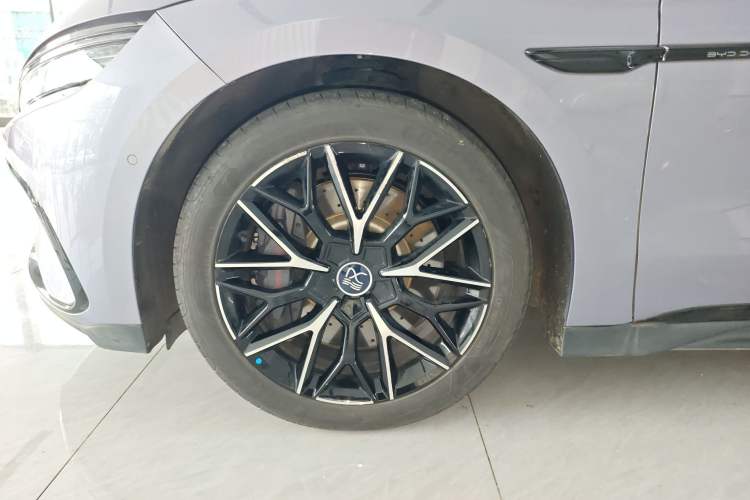Used BYD Han 2024 EV Glory Edition 610 km All-Wheel Drive "Tian Shen Zhi Jia" Intelligent Driving Model Left Front Wheel Hub