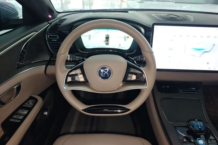 Used BYD Han 2024 EV Glory Edition 610 km All-Wheel Drive "Tian Shen Zhi Jia" Intelligent Driving Model Steering Wheel