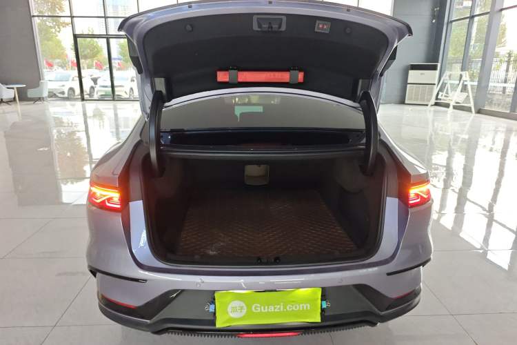 Used BYD Han 2024 EV Glory Edition 610 km All-Wheel Drive "Tian Shen Zhi Jia" Intelligent Driving Model Trunk