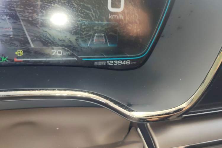 Used BYD Han 2020 DM Four-Wheel Drive Performance Edition Luxury Model Odometer Close Up