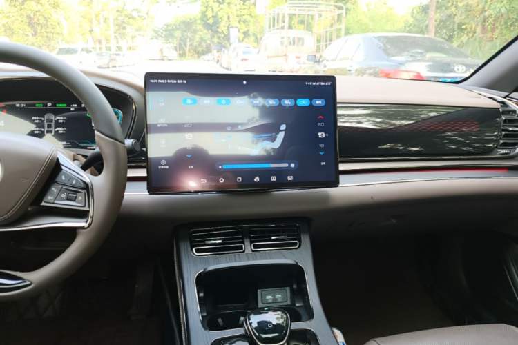 Used BYD Han 2020 EV Long-Range Deluxe Model Audio And AC Panel