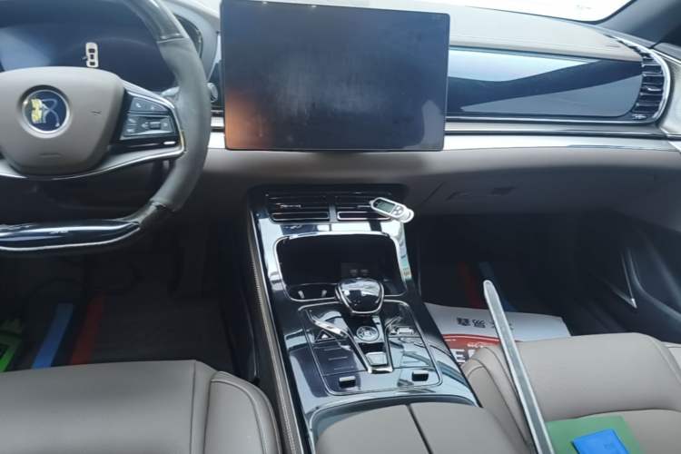 Used BYD Han 2020 DM Four-Wheel Drive Performance Edition Luxury Model Audio And AC Panel