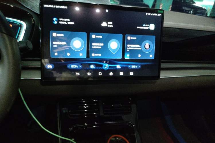 Used BYD Han 2020 EV Long-Range Luxury Model Audio And AC Panel