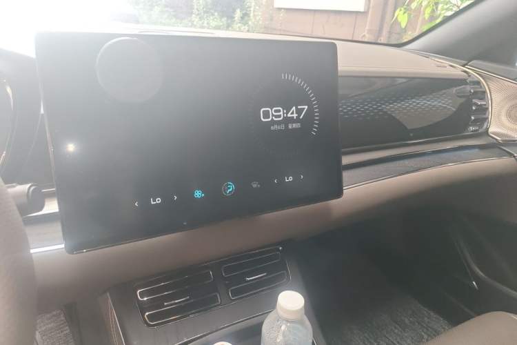 Used BYD Han 2020 EV Long-Range Deluxe Model Audio And AC Panel