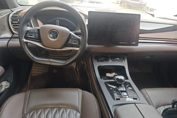 Used BYD Han 2020 EV Four-Wheel Drive High-Performance Flagship Model Center Console