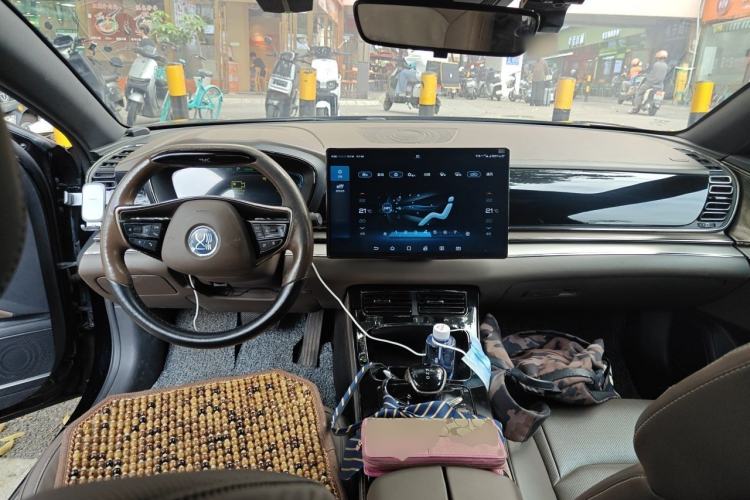 Used BYD Han 2020 EV Long-Range Luxury Model Center Console