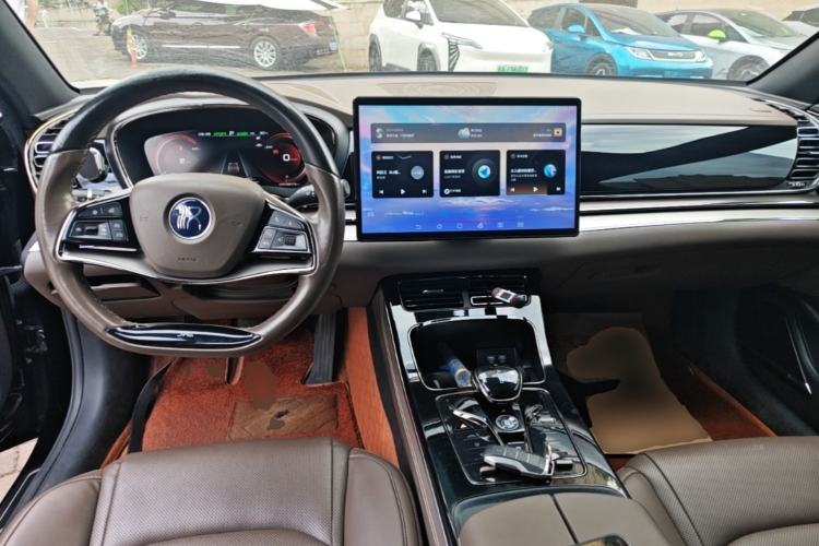 Used BYD Han 2020 EV Long-Range Luxury Model Center Console