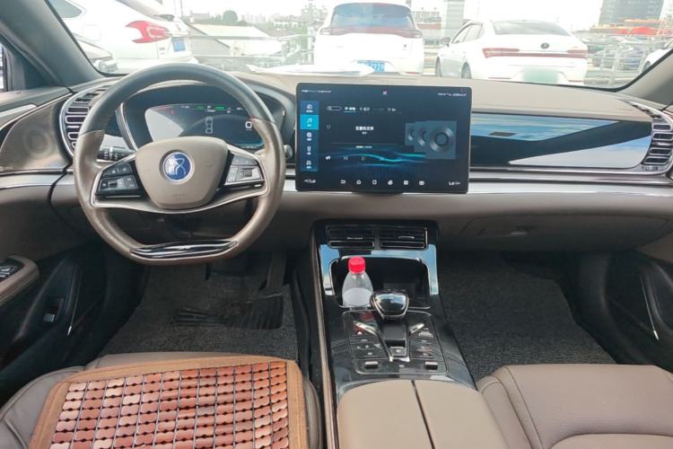 Used BYD Han 2020 EV Long-Range Luxury Model Center Console