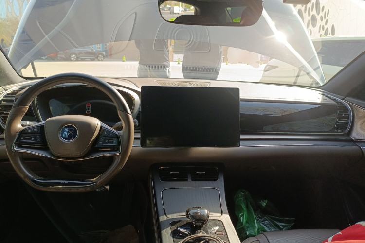 Used BYD Han 2020 DM Four-Wheel Drive Performance Edition Prestige Model Center Console