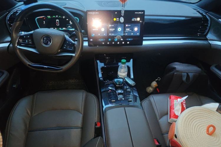 Used BYD Han 2020 DM Four-Wheel Drive Performance Edition Luxury Model Center Console