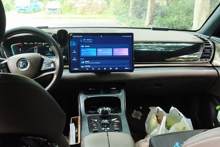 Used BYD Han 2020 EV Four-Wheel Drive High-Performance Flagship Model Center Console