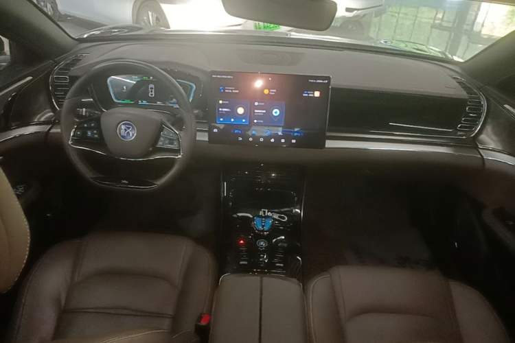 Used BYD Han 2020 EV Long-Range Luxury Model Center Console