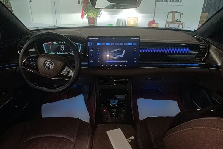 Used BYD Han 2020 EV Four-Wheel Drive High-Performance Flagship Model Center Console