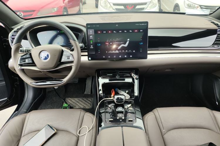 Used BYD Han 2020 EV Long-Range Luxury Model Center Console