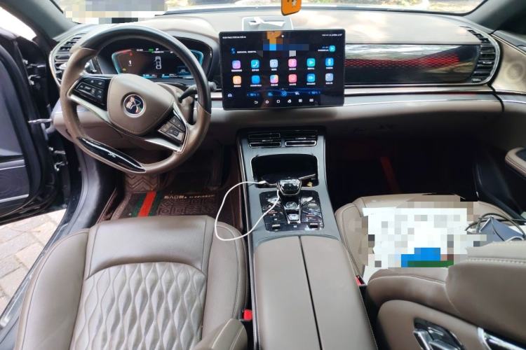 Used BYD Han 2020 DM Four-Wheel Drive Performance Edition Prestige Model Center Console