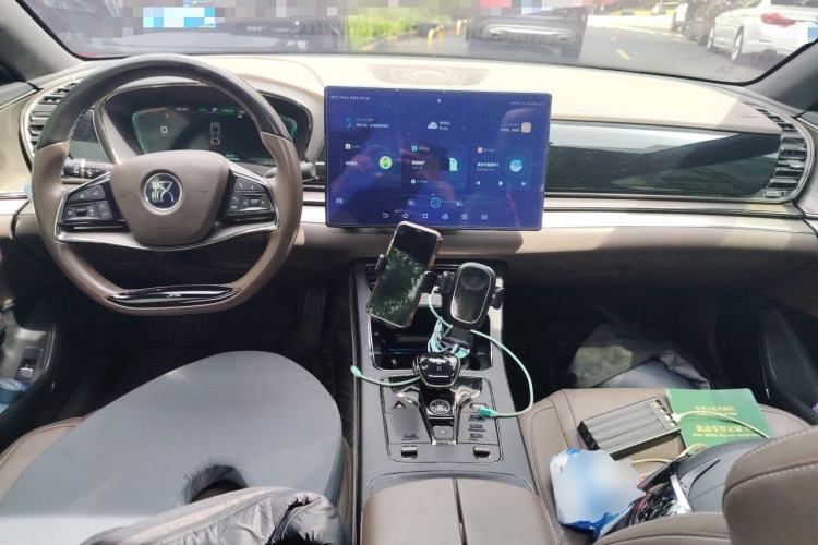 Used BYD Han 2020 EV Long-Range Luxury Model Center Console