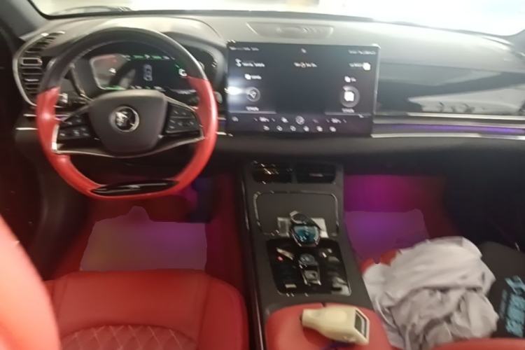 Used BYD Han 2020 EV Four-Wheel Drive High-Performance Flagship Model Center Console