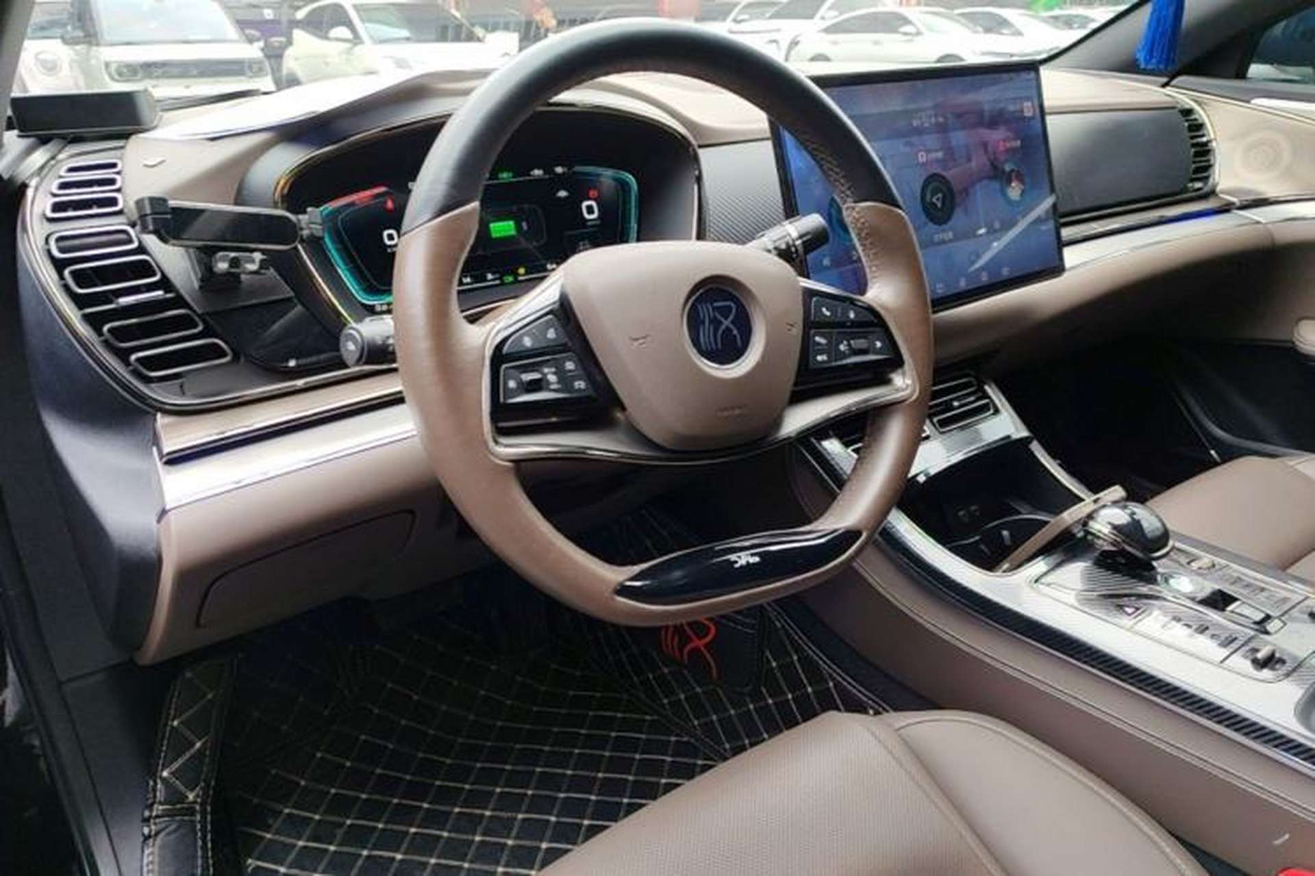 Used BYD Han 2020 DM Four-Wheel Drive Performance Edition Luxury Model Center Console